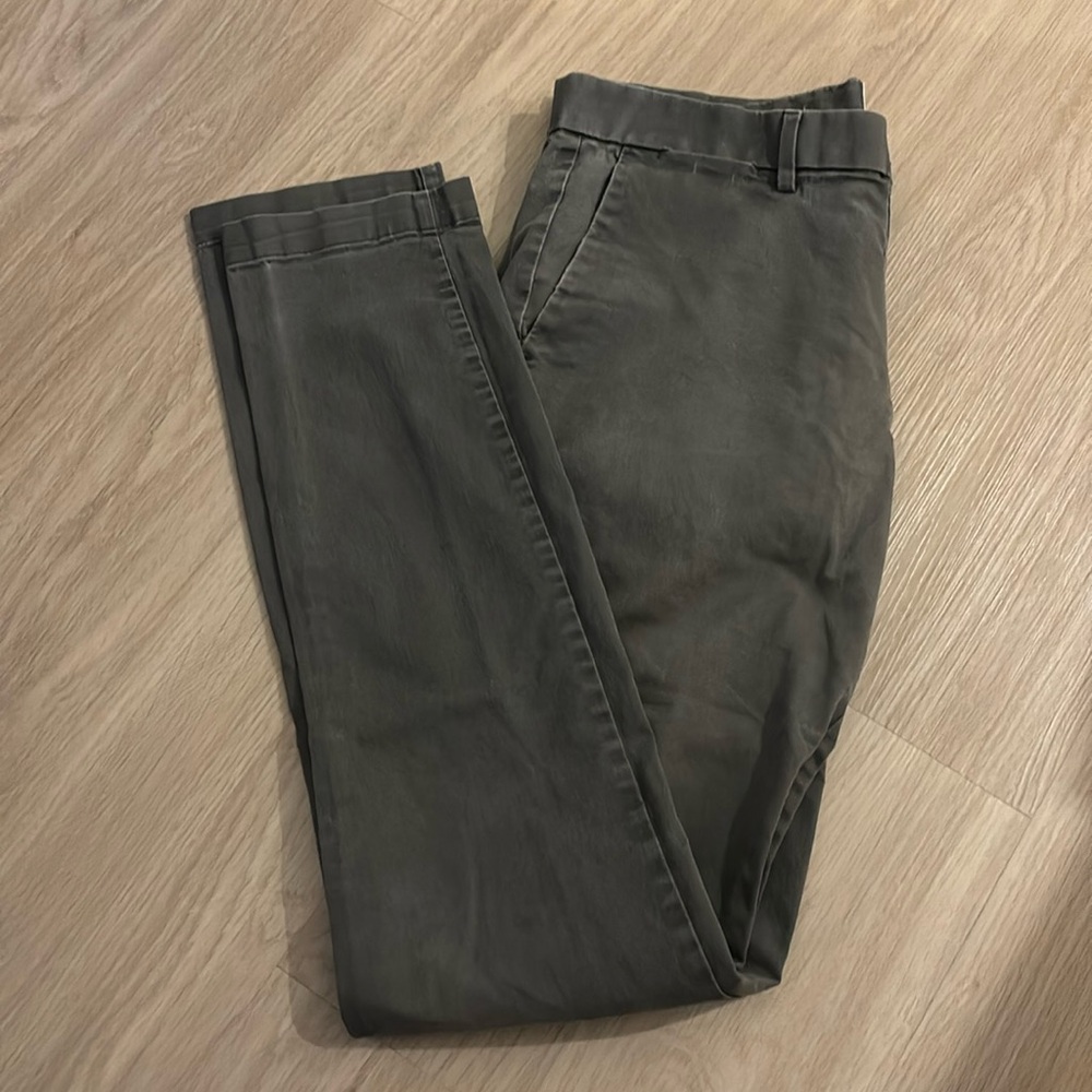 Modern Khakis in Skinny Fit with GapFlex 34/36 length gray